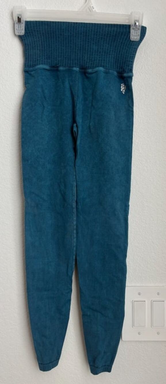 Free People Movement Good Karma Legging Size XS/S